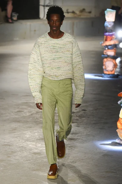 Look 30